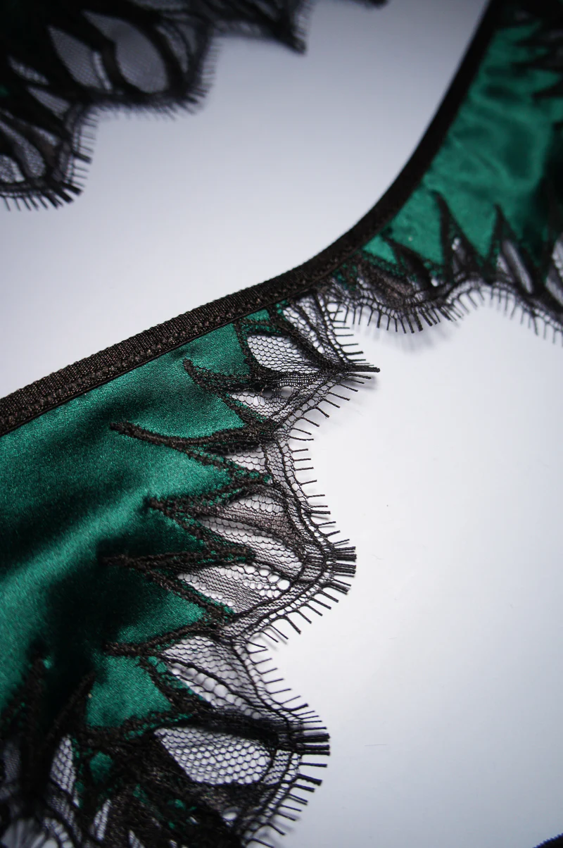 Domino Taurus Green Appliqué Set - Image 12