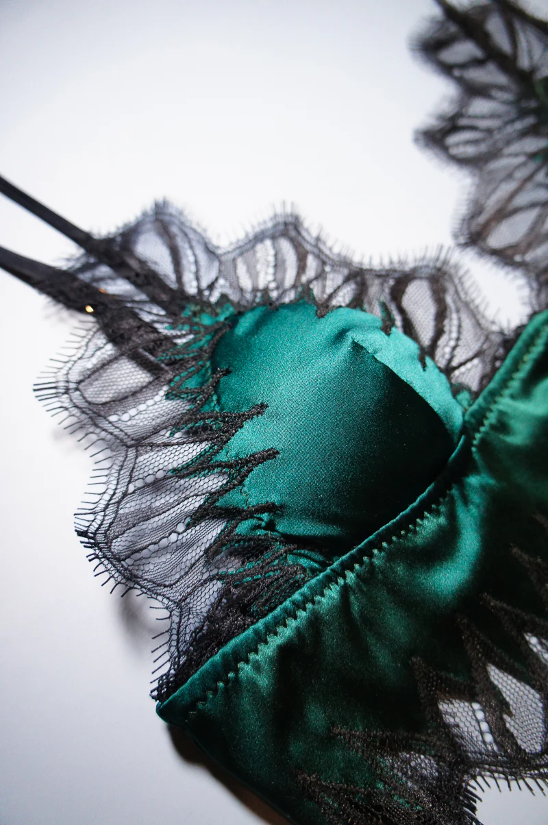 Domino Taurus Green Appliqué Set - Image 8