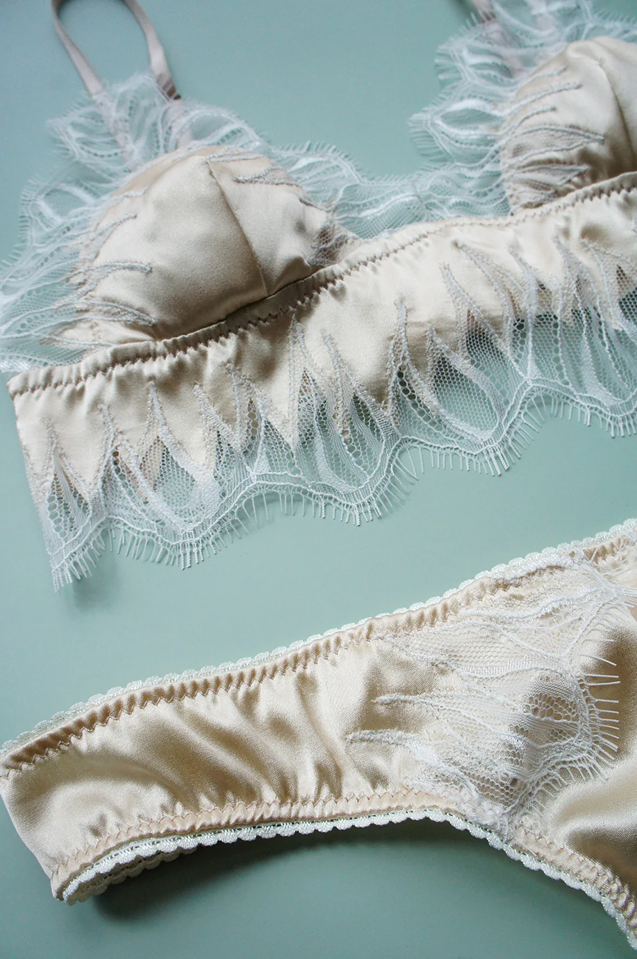 Genevieve Appliqué Panty Champagne - Image 4